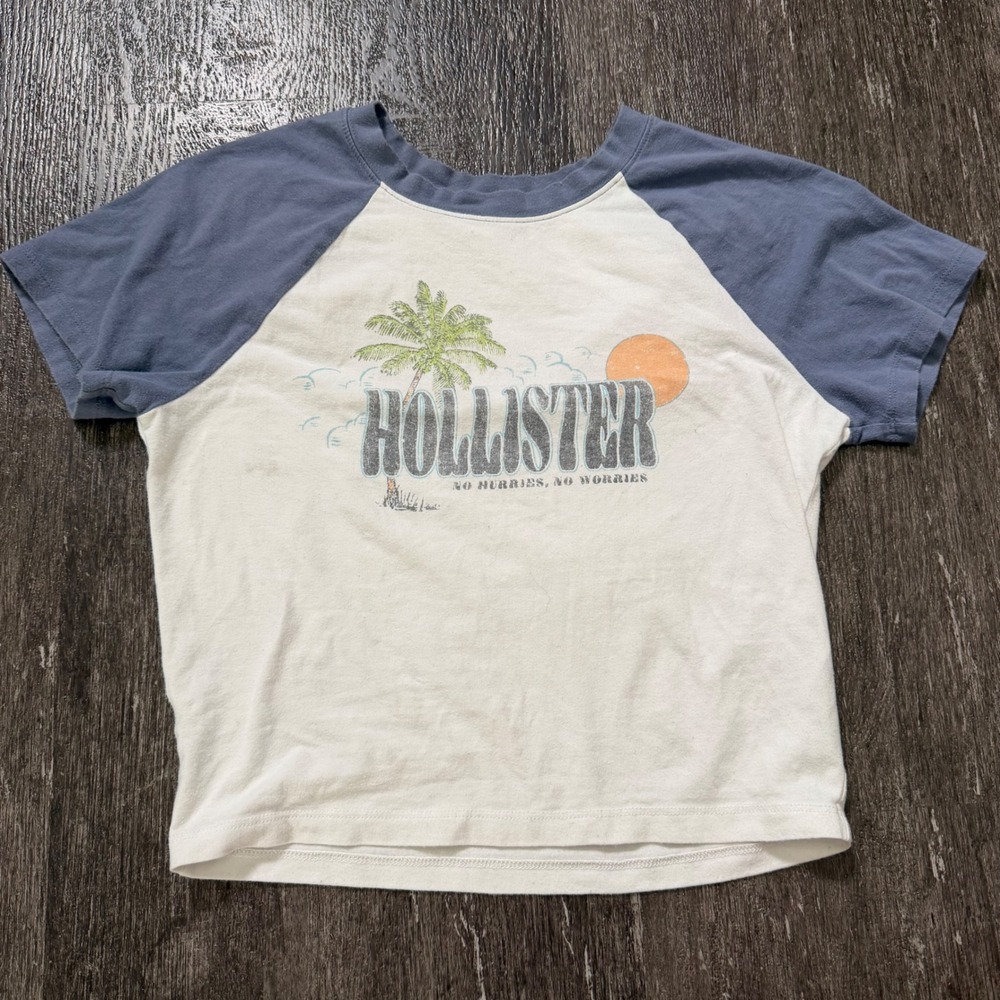 Hollister Graphic Tee Women M Cream Blue Raglan Short Sleeve Crop Vintage Style